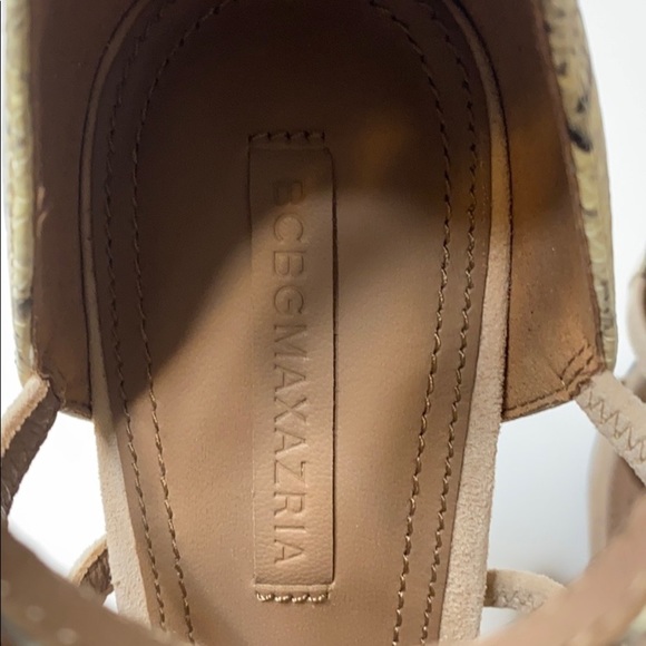 BCBGMAXAZRIA Ilsa Snake Embossed Caged Sandals Size 8.5 - Picture 7 of 8
